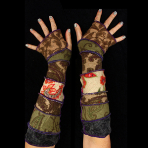Make your own Katwise Armwarmers with <a target='_blank' href='https://www.etsy.com/listing/88142928/arm-warmer-pattern-great-christmas-gift?ref=shop_home_feat_3' title='Armwarmer Tutorial' > my tutorial</a>   <a target='_blank' href='http://pinterest.com/pin/create/link/?media=http%3A%2F%2Fwww.katwise.com%2Fimg%2Fclothing%2Farmwarmer_008.jpg' title='Pin It!'  <a class='icon fa fa-pinterest fa-fw fa-lg' ></a> 