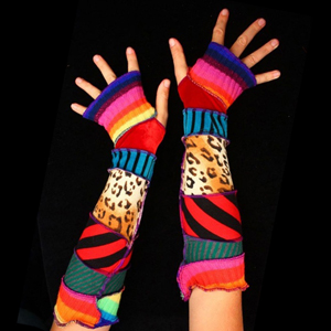 Make your own Katwise Armwarmers with <a target='_blank' href='https://www.etsy.com/listing/88142928/arm-warmer-pattern-great-christmas-gift?ref=shop_home_feat_3' title='Armwarmer Tutorial' > my tutorial</a>   <a target='_blank' href='http://pinterest.com/pin/create/link/?media=http%3A%2F%2Fwww.katwise.com%2Fimg%2Fclothing%2Farmwarmer_012.jpg' title='Pin It!'  <a class='icon fa fa-pinterest fa-fw fa-lg' ></a> 