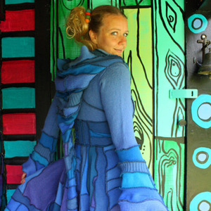 Make your own Katwise Coat with <a target='_blank' href='https://www.etsy.com/listing/57955143/upcycled-sweater-coat-tutorial-by?ref=shop_home_feat_1' title='Sweater Coat Tutorial' > my tutorial</a>   <a target='_blank' href='http://pinterest.com/pin/create/link/?media=http%3A%2F%2Fwww.katwise.com%2Fimg%2Fclothing%2Fcoats_066.jpg' title='Pin It!'  <a class='icon fa fa-pinterest fa-fw fa-lg' ></a> 