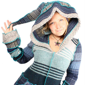 Make your own Katwise Hoodie with <a target='_blank' href='https://www.etsy.com/listing/102052626/new-hoodie-tutorial-by-katwise-make-your?ref=shop_home_feat_2'  title='Hoodie Tutorial' '>my tutorial</a>    <a target='_blank' href='http://pinterest.com/pin/create/link/?media=http%3A%2F%2Fwww.katwise.com%2Fimg%2Fclothing%2Fhoodies_060.jpg' title='Pin It!'  <a class='icon fa fa-pinterest fa-fw fa-lg' ></a> 